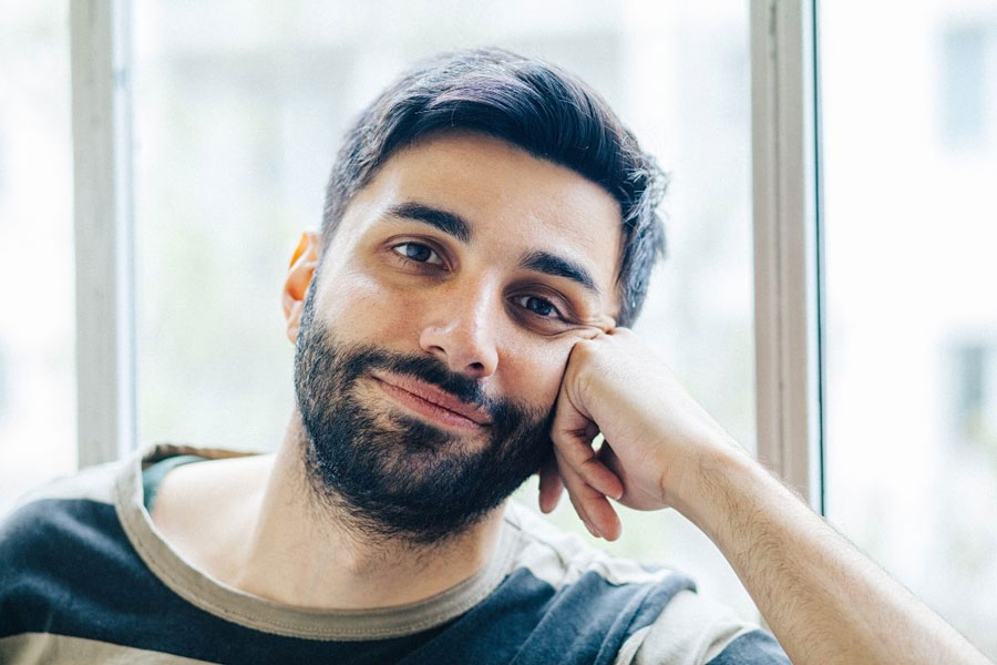 چگونه یک خانم را در خوابگاه دخترانه جذب خود کنیم؟