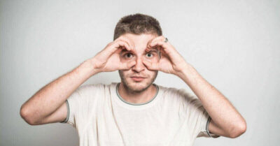 مهارت ارتباط چشمی برای صحبت کردن در خوابگاه