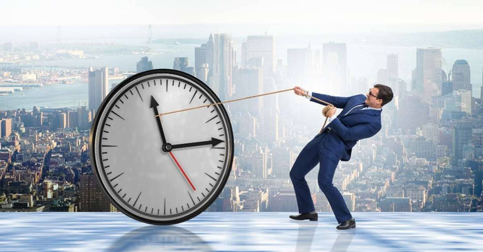 انتظار بیهوده در خوابگاه پسرانه، برای انجام کار یعنی تخریب اعتمادبه نفس